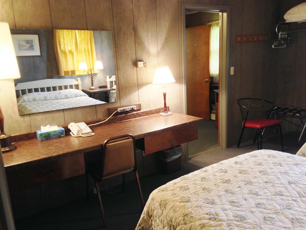 Indianhead Motel Ironwood Habitación foto